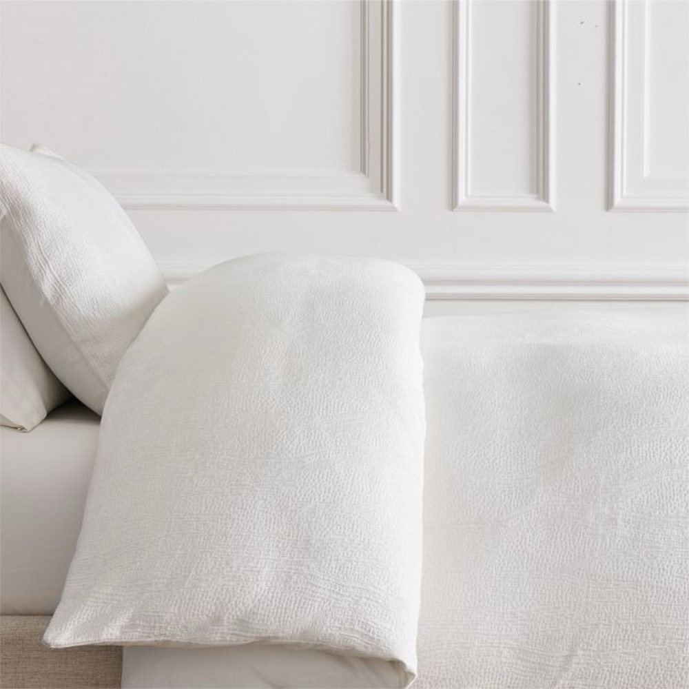 West Elm - Silky TENCEL™ & Cotton Matelasse Duvet Cover - White - F/Q - New